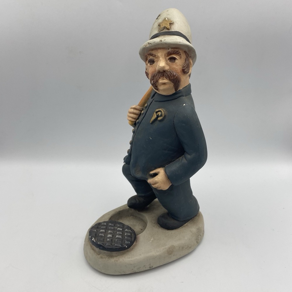 Vintage 1989‎ Pinkerton's Inc. Chalkware Figurine Statue Police Open ManHole